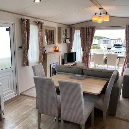Lake District Prestige Caravan, 3 Bedrooms, Sleeps 8 On Haven *
