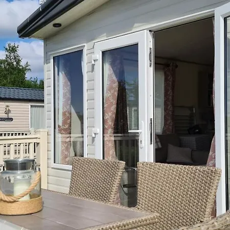 Lake District Prestige Caravan, 3 Bedrooms, Sleeps 8 On Haven * Flookburgh